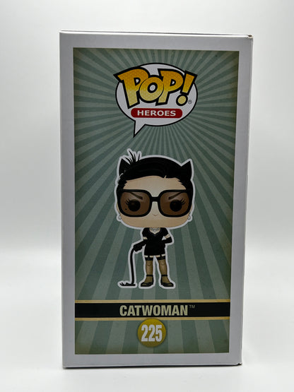 ¡Funko Pop! DC - Catwoman (Bombshells) (Púrpura) Chase