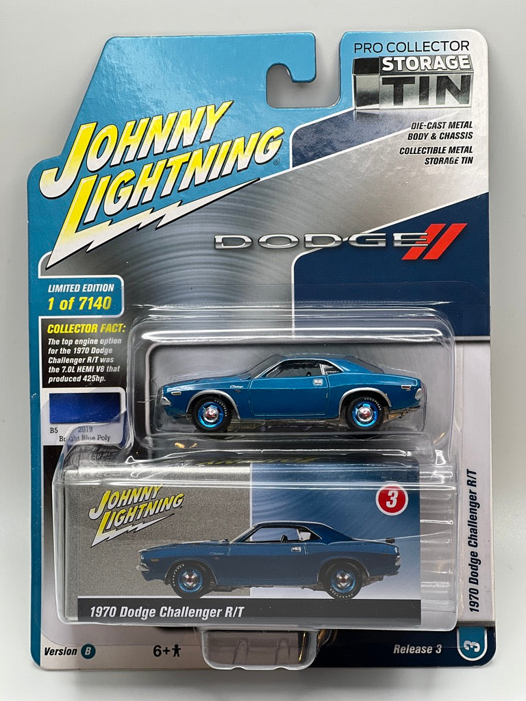 Lata de almacenamiento para coleccionistas Johnny Lightning - Dodge Challenger R/T 1970 (azul brillante) versión 2021 3A