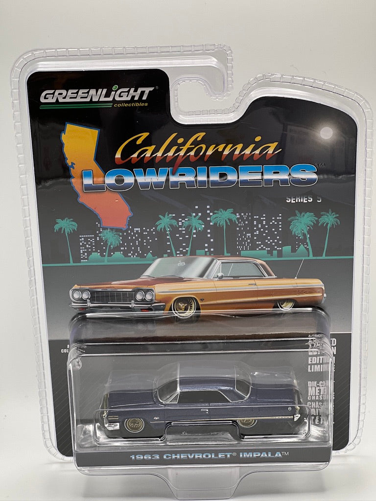 Colección de sellos Greenlight - 1970 Dodge Challenger R/T (púrpura) Colección de sellos Pony Car 2022 del artista Tom Fritz -