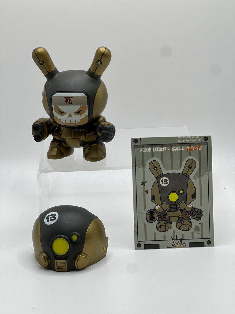 Kidrobot Post Apocalypse Dunny Series - UTMC Heavy Trooper - Sgt Vasquez (1/16)