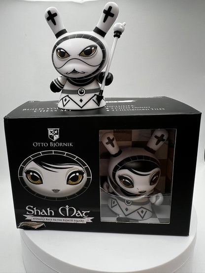 Kidrobot Shah Mat Dunny Serie de ajedrez de Otto Bjornik