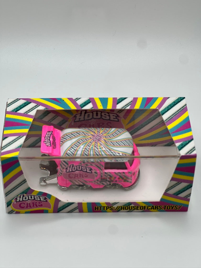 House of Cars - Custom VW Delivery Van/Kombi (Pink)