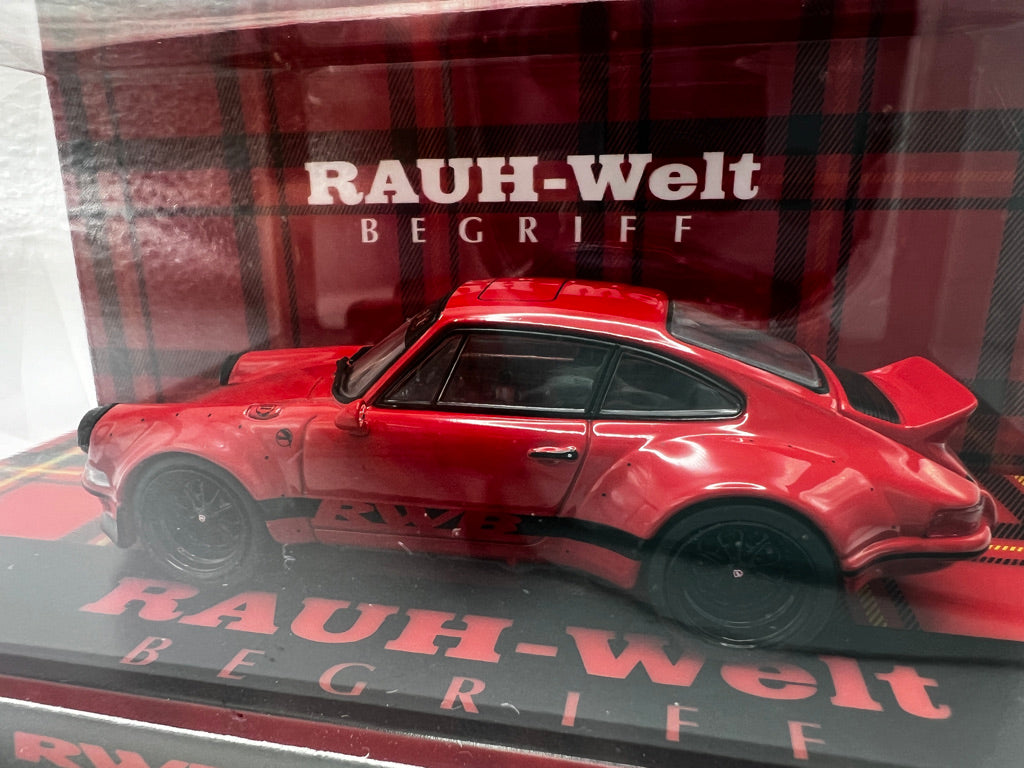 Tarmac RWB "Backdate" Rojo con Rayas Negras "RAUH-Welt BEGRIFF" (escala 1:43)