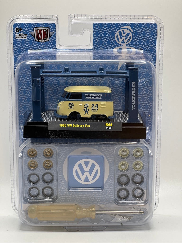 Kit de modèle M2 Machines (spécialistes Volkswagen) Fourgon de livraison VW 1960 (R44)