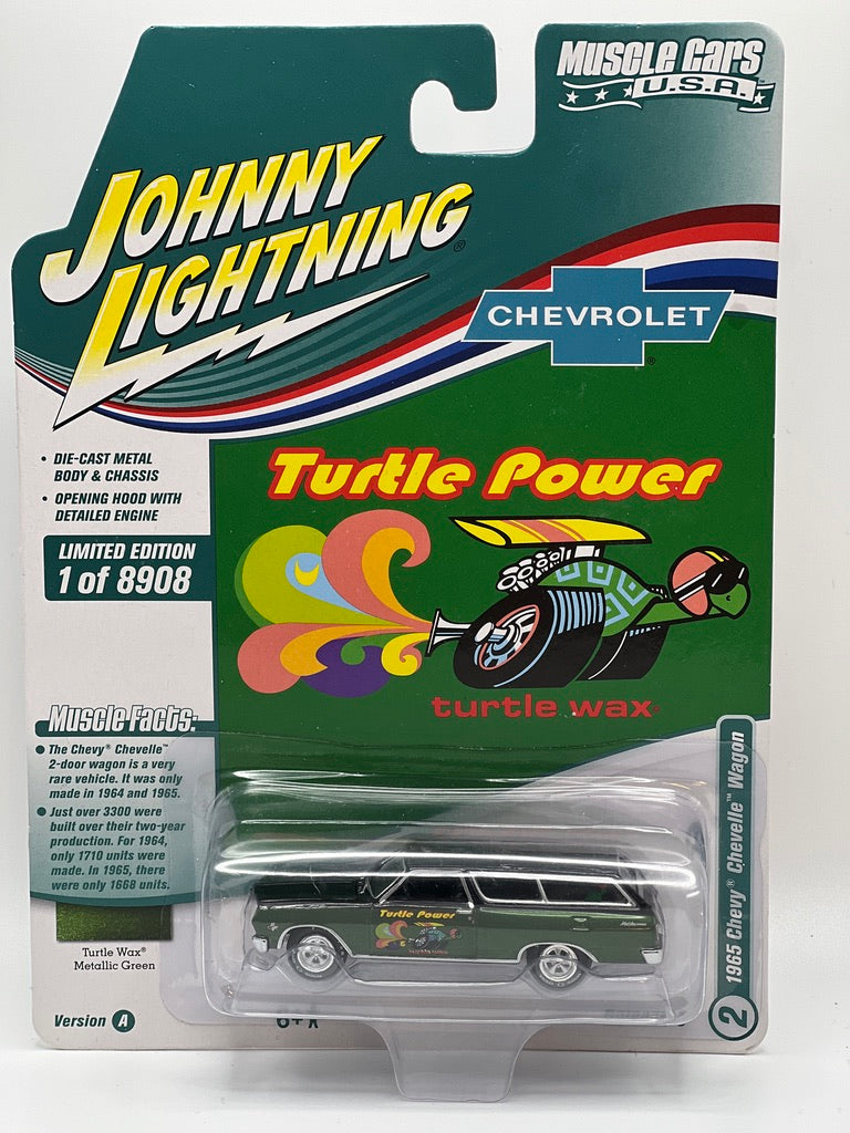 Johnny Lightning Muscle Cars USA - 1965 Chevy Chevelle Wagon Turtle Wax Verde