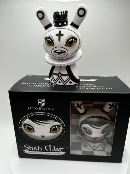 Kidrobot Shah Mat Dunny Serie de ajedrez de Otto Bjornik