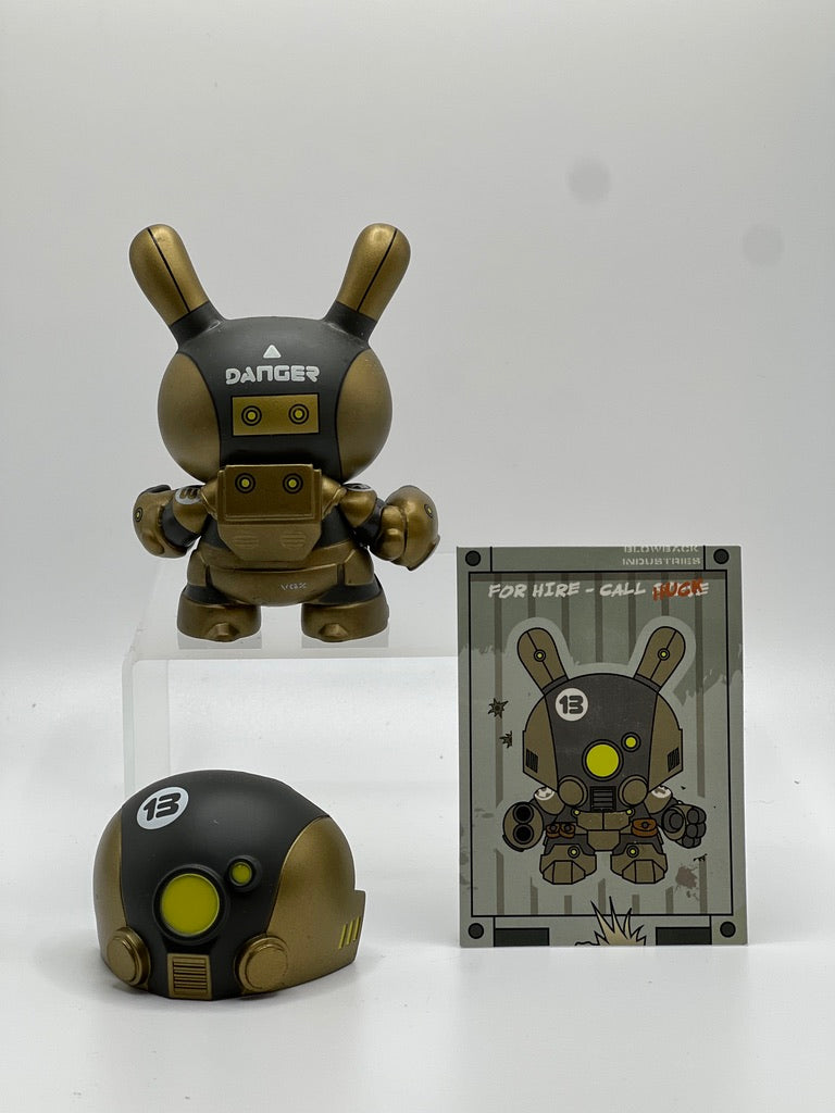 Kidrobot Post Apocalypse Dunny Series - UTMC Heavy Trooper - Sgt Vasquez (1/16)