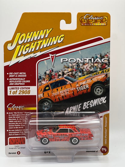 Johnny Lightning Classic Gold - Pontiac Tempest 1963 (naranja personalizado con rayas de tigre)