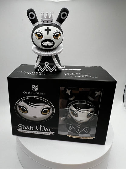 Kidrobot Shah Mat Dunny Serie de ajedrez de Otto Bjornik