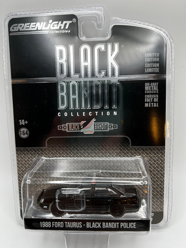 Greenlight Black Bandit Series 27 - 1988 Ford Taurus (Black Bandit Police)