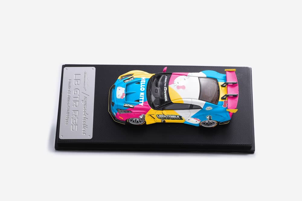 ET Model x Model Collect Nissan GT-R R35, LB 1.5 (Colorful Hello Kitty Livery)