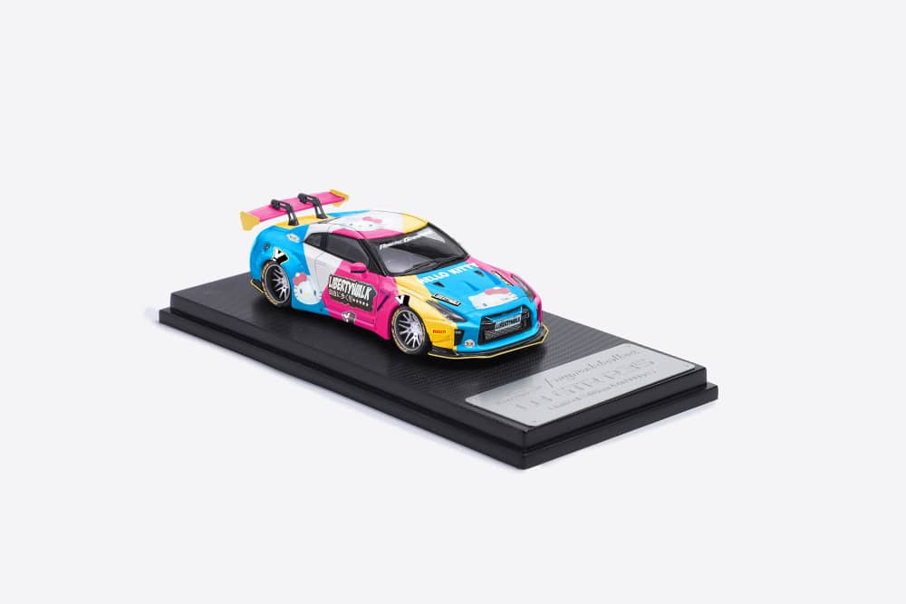 ET Model x Model Collect Nissan GT-R R35, LB 1.5 (Colorful Hello Kitty Livery)