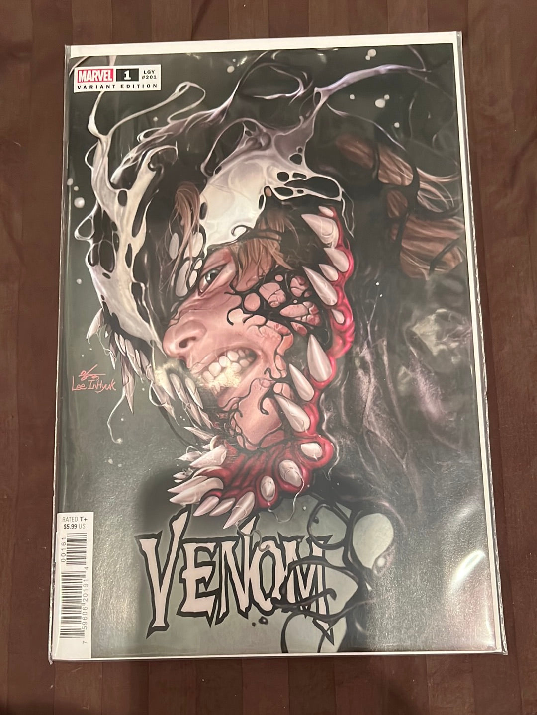 Venom Runs et variantes de couvertures/titres