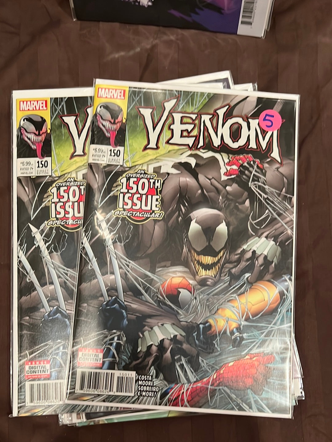 Venom Runs et variantes de couvertures/titres