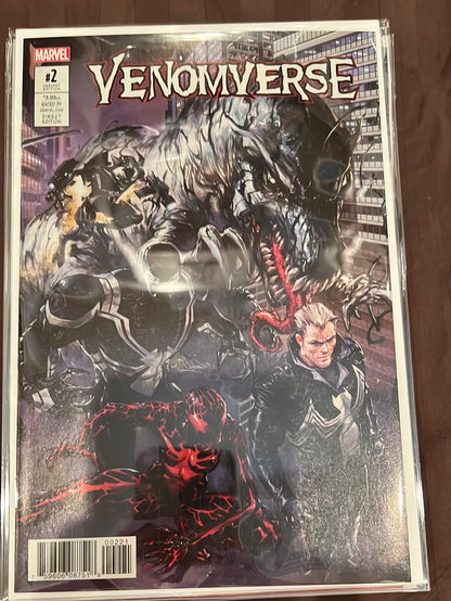 Venom Runs et variantes de couvertures/titres